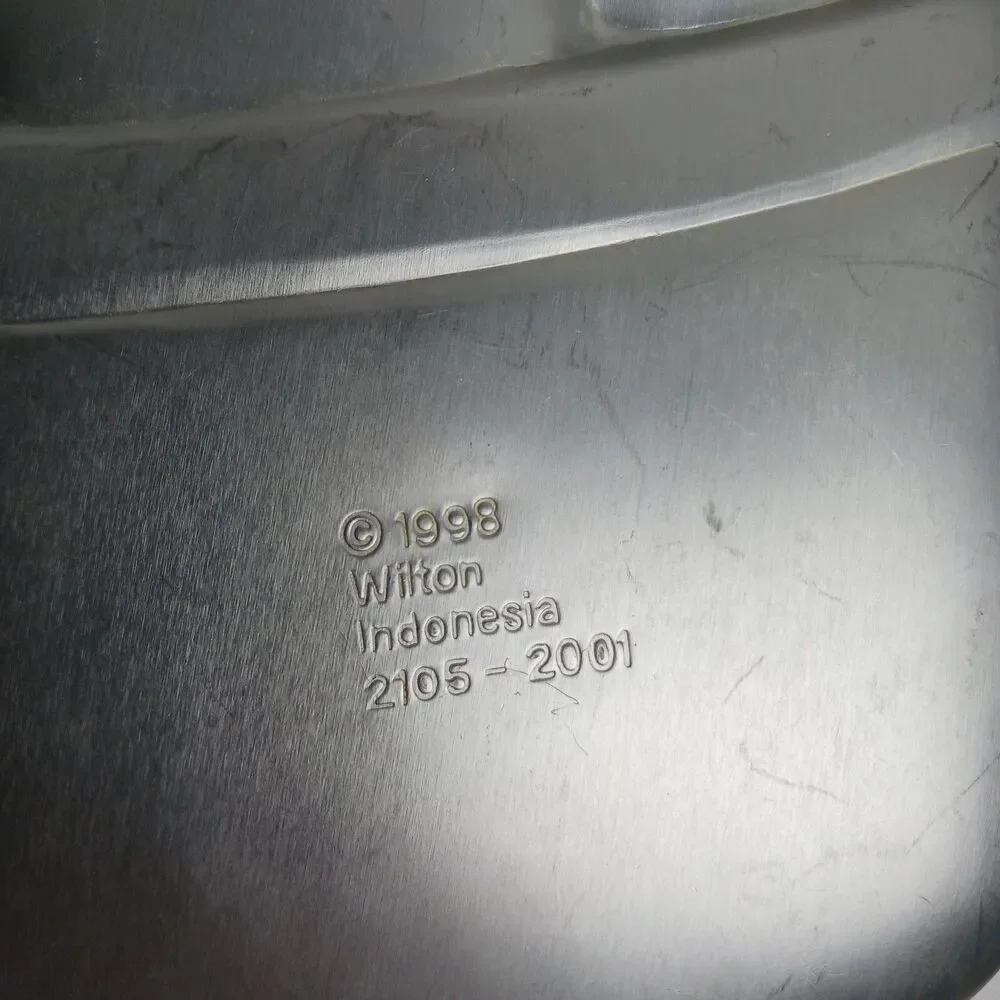 VINTAGE WILTON SCARECROW CAKE PAN